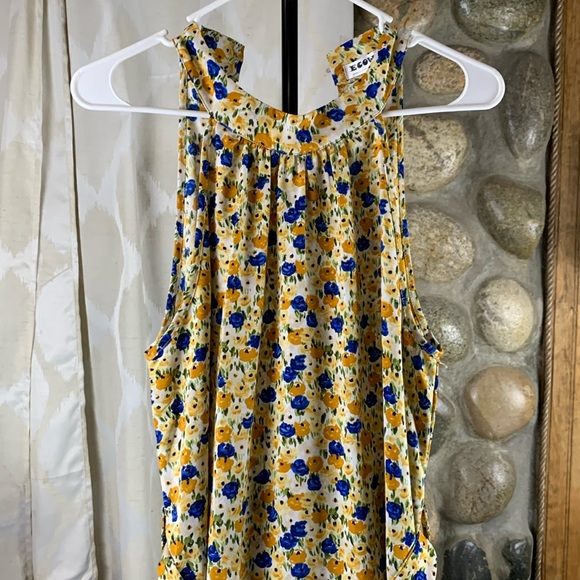 Ecowish Dresses & Skirts - Pre-owned Ecowish women’s large floral sundress.